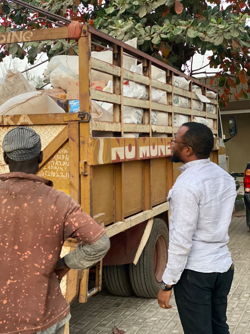 You are currently viewing Truck of food to IDPs in Zonkwa