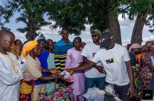 Read more about the article The ‘phoenix Wealth Club’ Donated 24 Boxes Of Sanitary Napkins For The Displaced Women